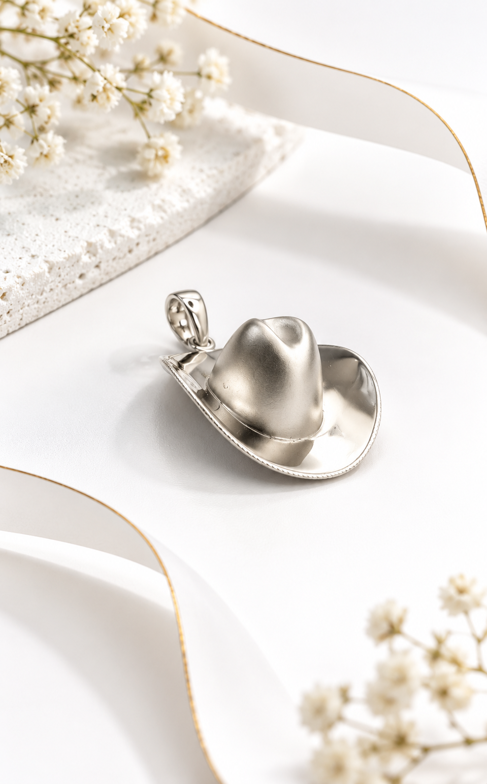 Cavallo Cowboy Hat Pendant, lifestyle