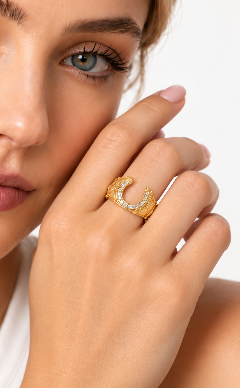 Cavallo Horseshoe Diamond Ring
