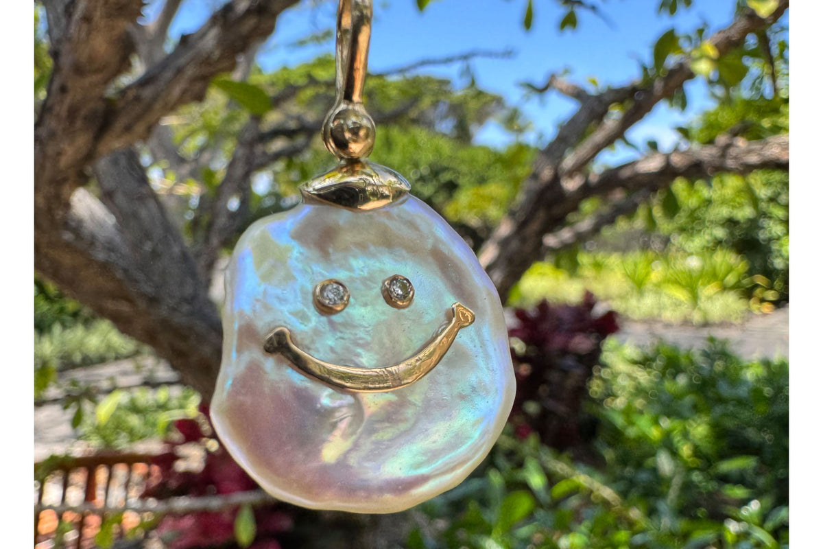 Medium Smiley Face Pearl Necklace by Vincent Peach