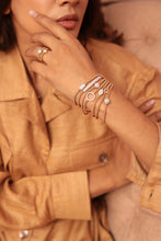 Stirata Gold Circle Bracelet with Chain - Vincent Peach Fine Jewelry