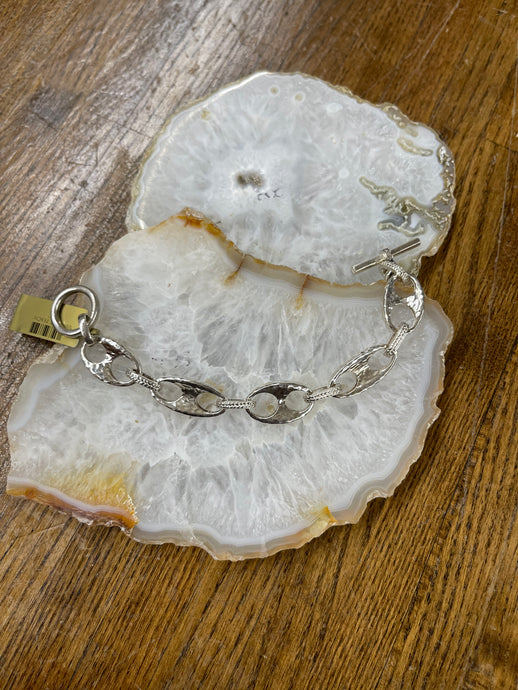 Le’ Michelle Toggle Dorado Bracelet