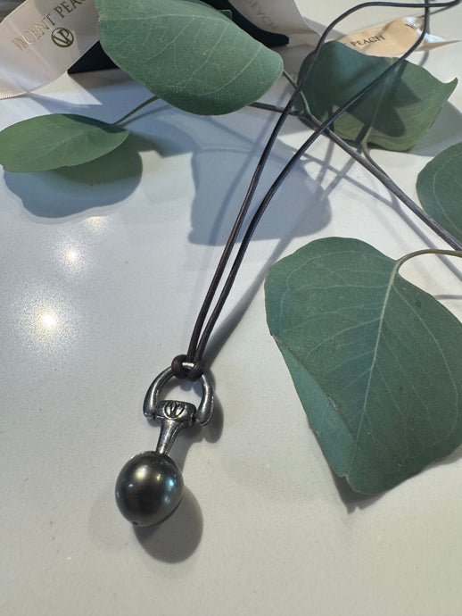 Snaffle Bit Tahitian Necklace