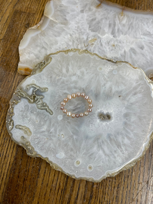 4mm Pearl Stretchy Ring - Vincent Peach Fine Jewelry