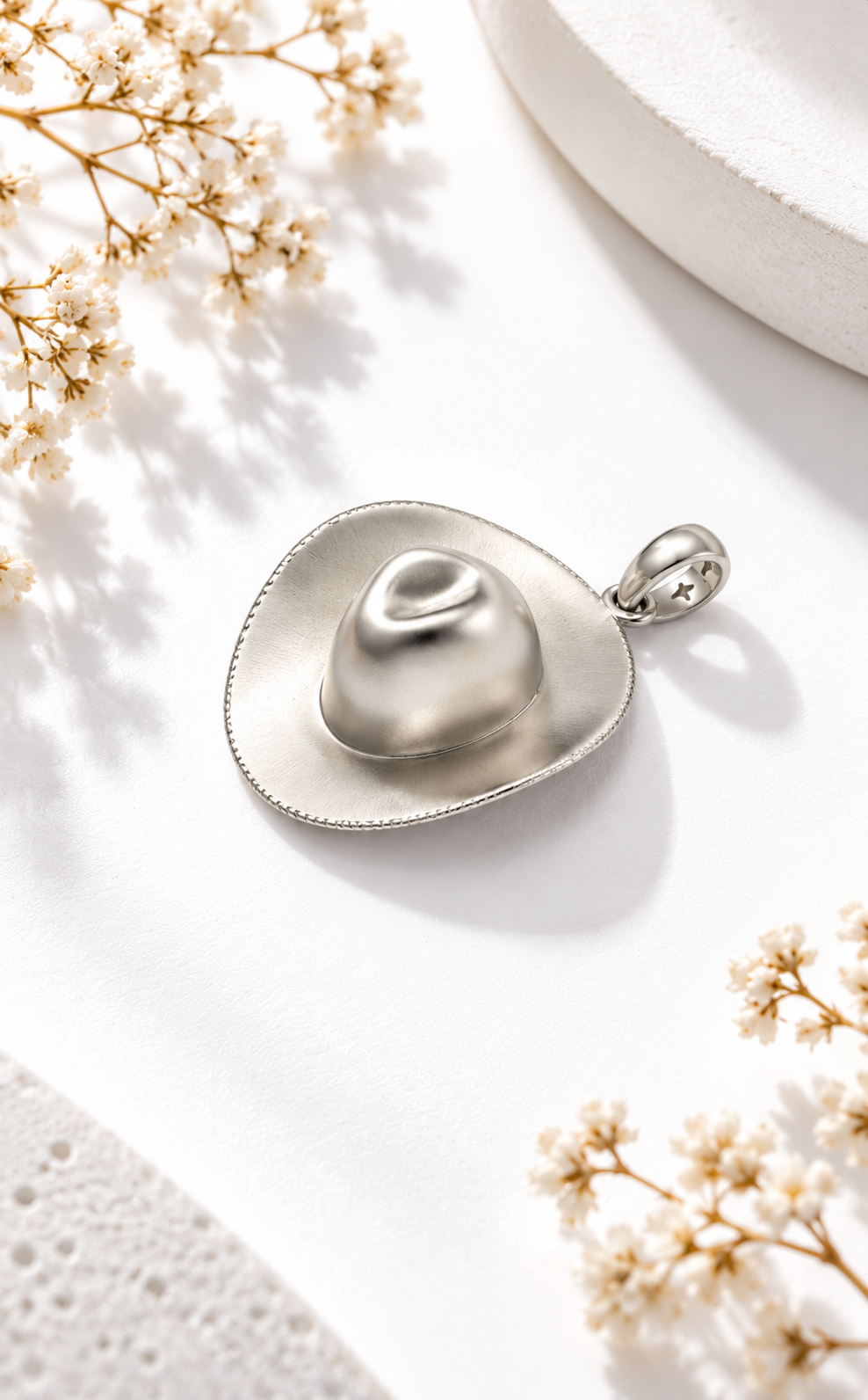 Cavallo Cowboy Hat Pendant, lifestyle