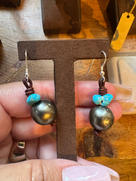 Classic Tahitian Earrings - Vincent Peach Fine Jewelry