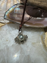Oyster and Pearl Pendant - Vincent Peach Fine Jewelry