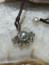 Oyster and Pearl Pendant - Vincent Peach Fine Jewelry