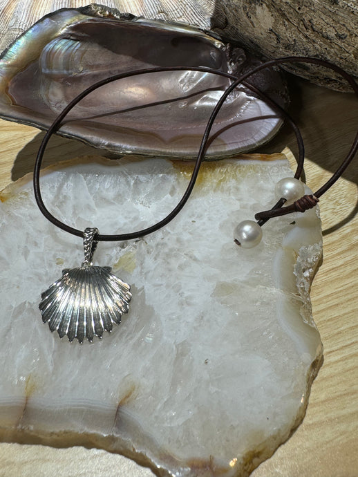 Sterling Shell Pendant - Vincent Peach Fine Jewelry
