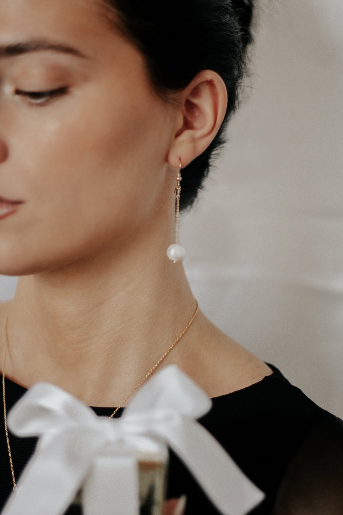 Pearl Chain Necklace & Earrings Gift Set by Vincent Peach, view 6