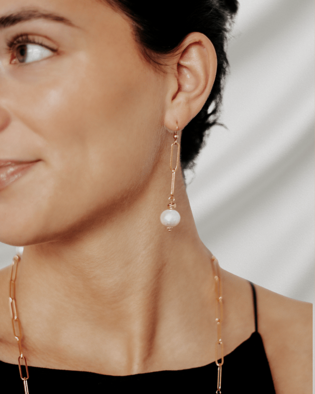 Paperclip Chain Earrings | Freshwater Pearl