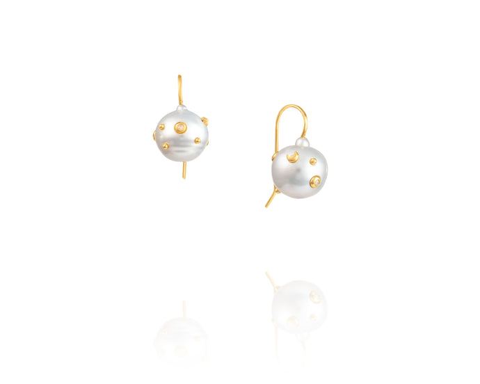Baroque Freshwater Pearl Camelot Earrings - Vincent Peach Fine Jewelry