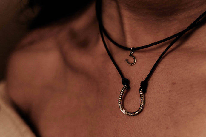 Horseshoe Necklace | Silver